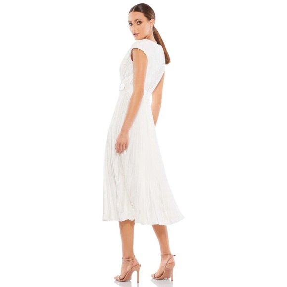 Elegant White Pleated Dress - Picture 2 of 14